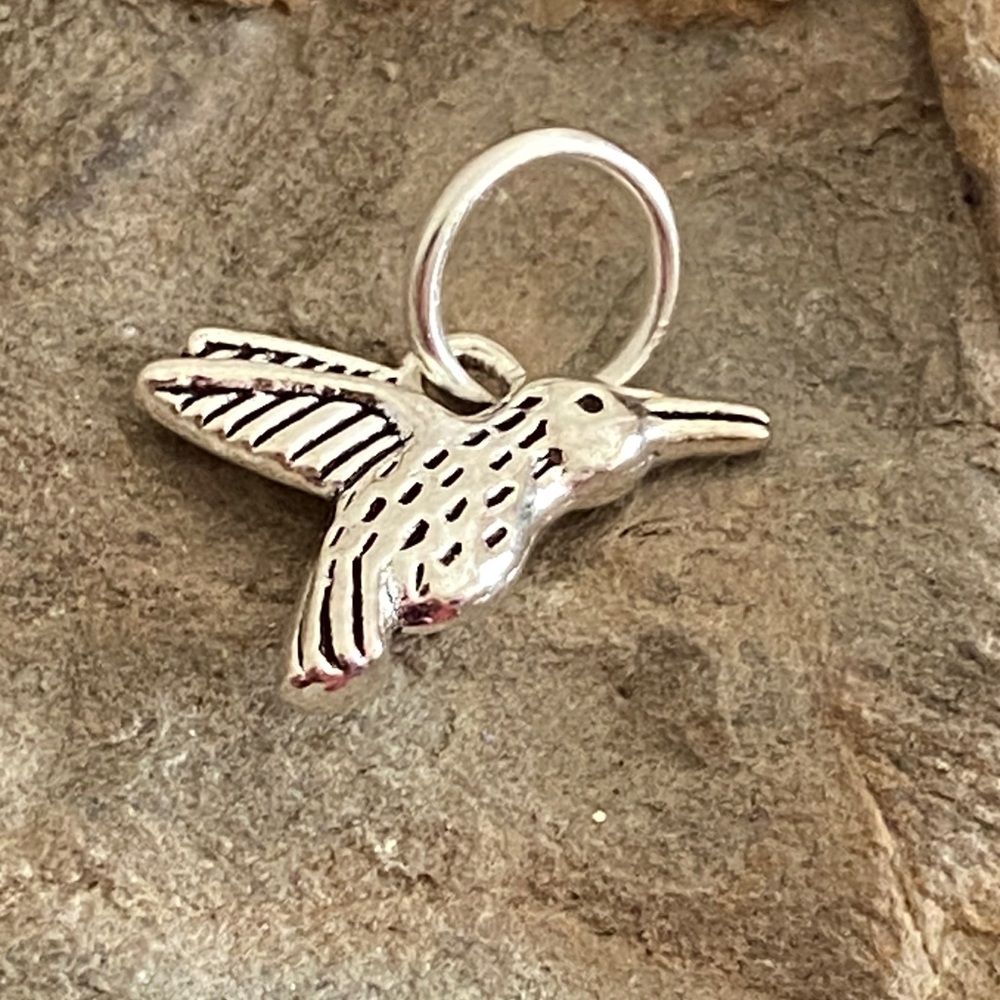 5/$10❤️❤️❤️NEW Tibetan Silver Hummingbird Bird Charm Pendant